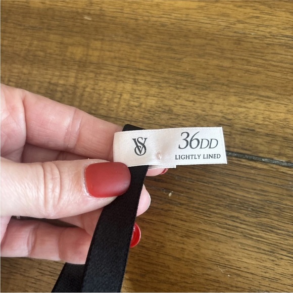 Victoria Secret Bra Size 36DD Red/Black Lined Demi Multi-Way Underwire - Picture 3 of 9